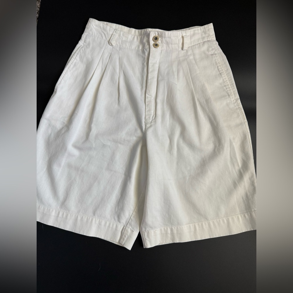 Espirit Collection vintage high rise off white linen blend shorts. 7/8